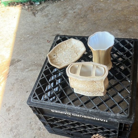 Bathroom - Picture 4 of 4